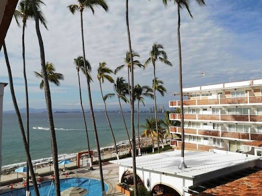 Hotel Rosita (Historic Beachfront)