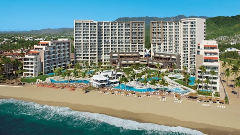 15 Best All-Inclusive Resorts in Puerto Vallarta for Families in 2025