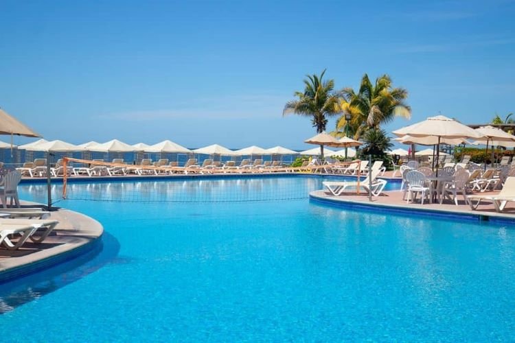 puerto vallarta beachfront resorts walkable restaurants